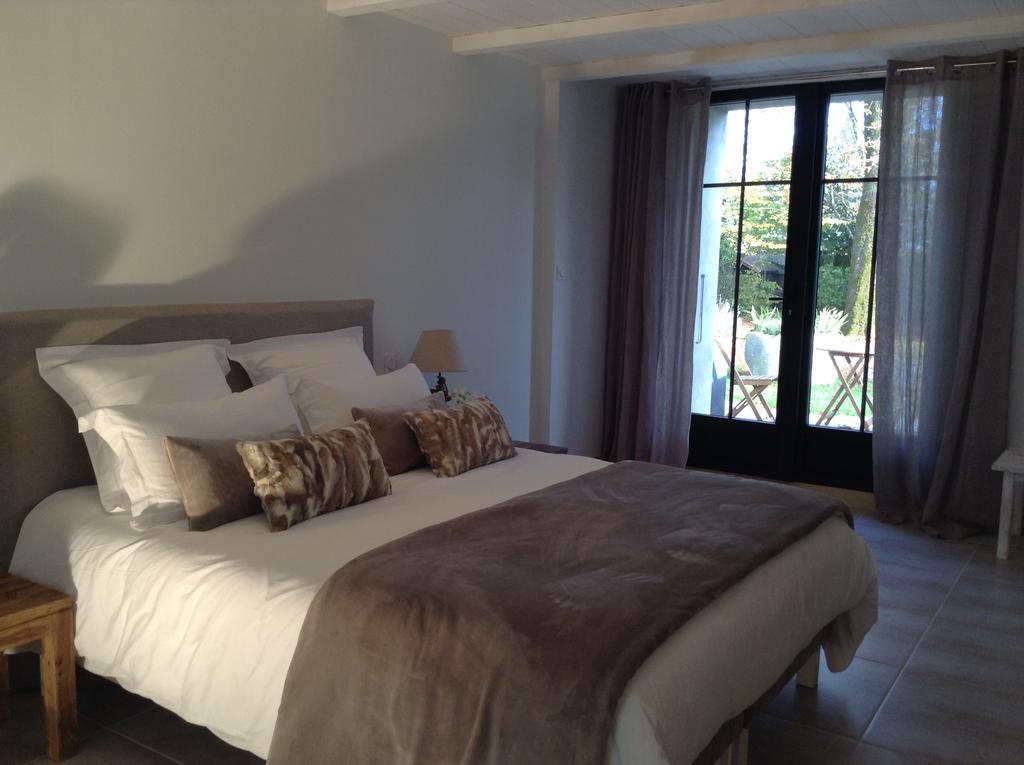 Bed and Breakfast La Grange D'Aunis Aigrefeuille-d'Aunis Номер фото